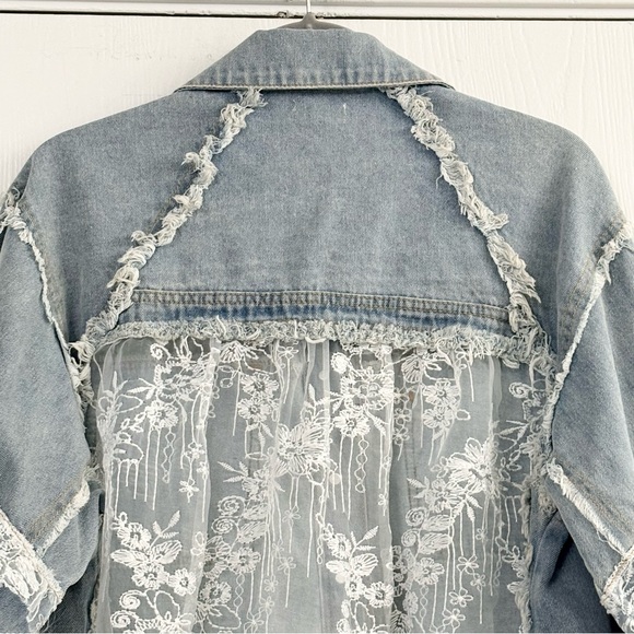 POL Light Wash Lace Ruffle Trim Oversized Denim Shacket Size Small - Picture 5 of 12